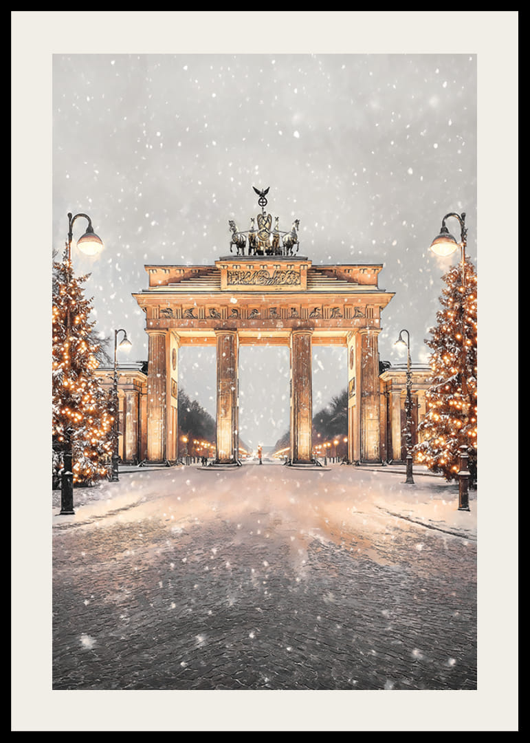 Poster met Brandenburger Tor in winterlandschap, sneeuw en kerstbomen-12