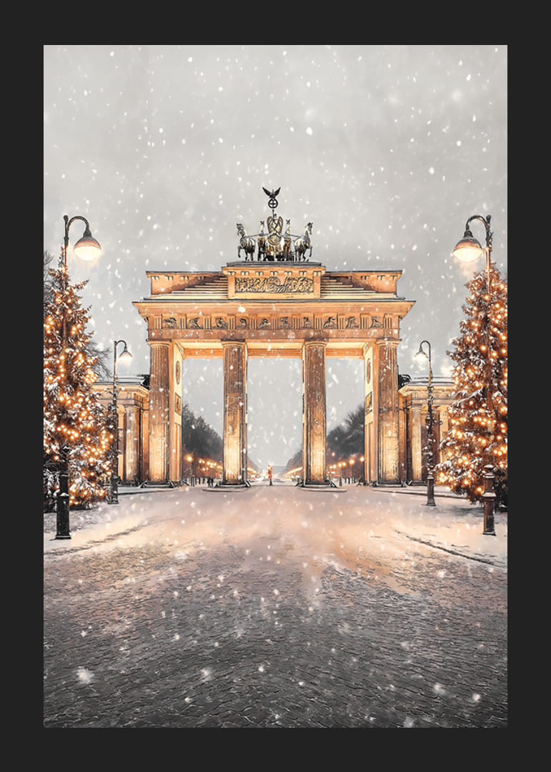 Poster met Brandenburger Tor in winterlandschap, sneeuw en kerstbomen-12