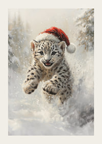 Illustrerad snöleopardunge med tomteluva i vintersnö-3