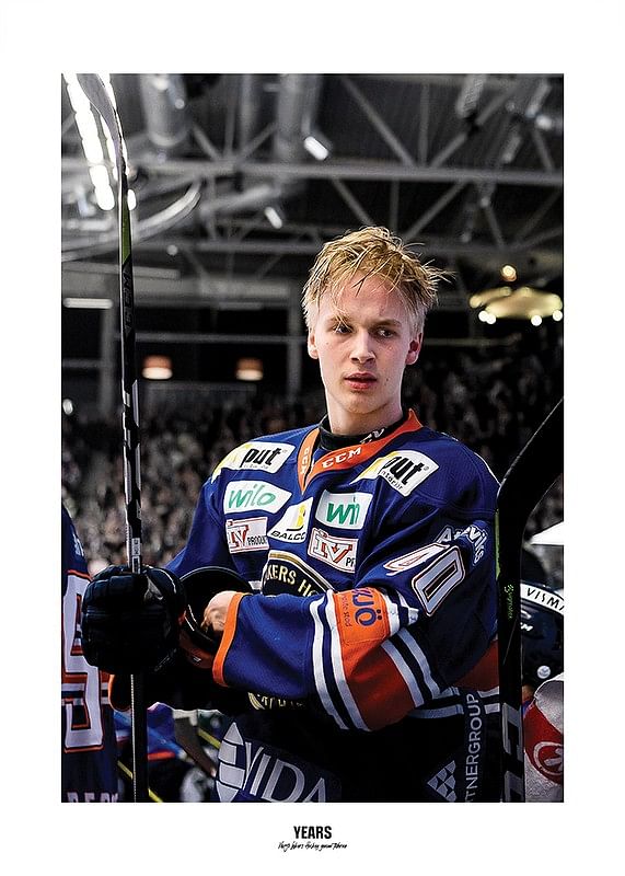 Years #40 Elias Pettersson Växjö Lakers-12