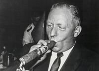 Frölunda HC Bittan Med Segercigarr 1965-3