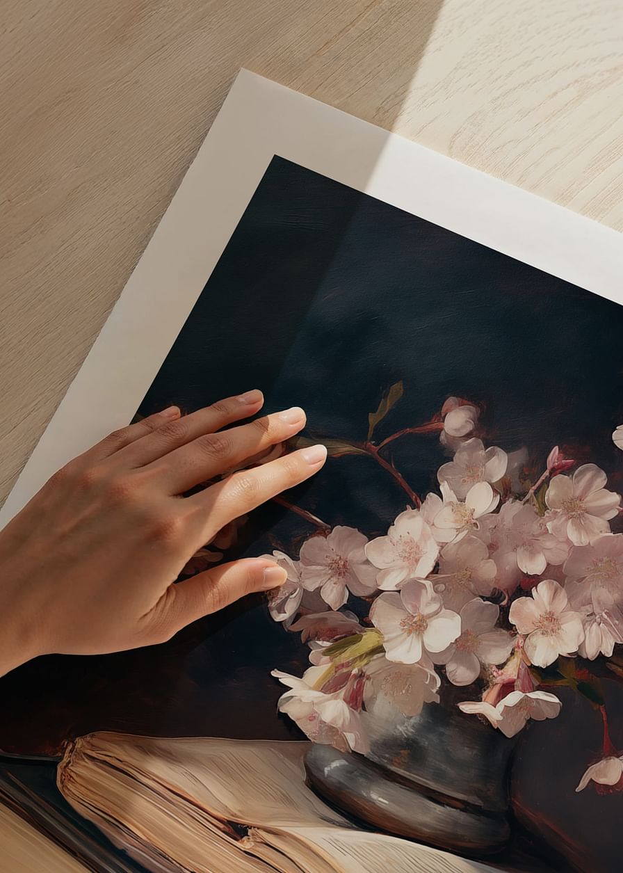 Une affiche avec des fleurs roses au-dessus des connaissances sous forme de livres-12