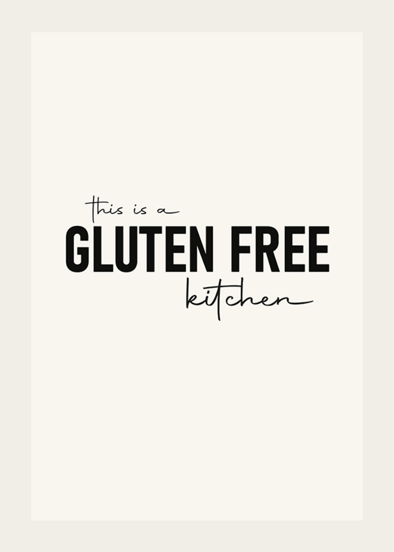 Textmotiv med svart text 'Gluten Free Kitchen' mot beige bakgrund-12