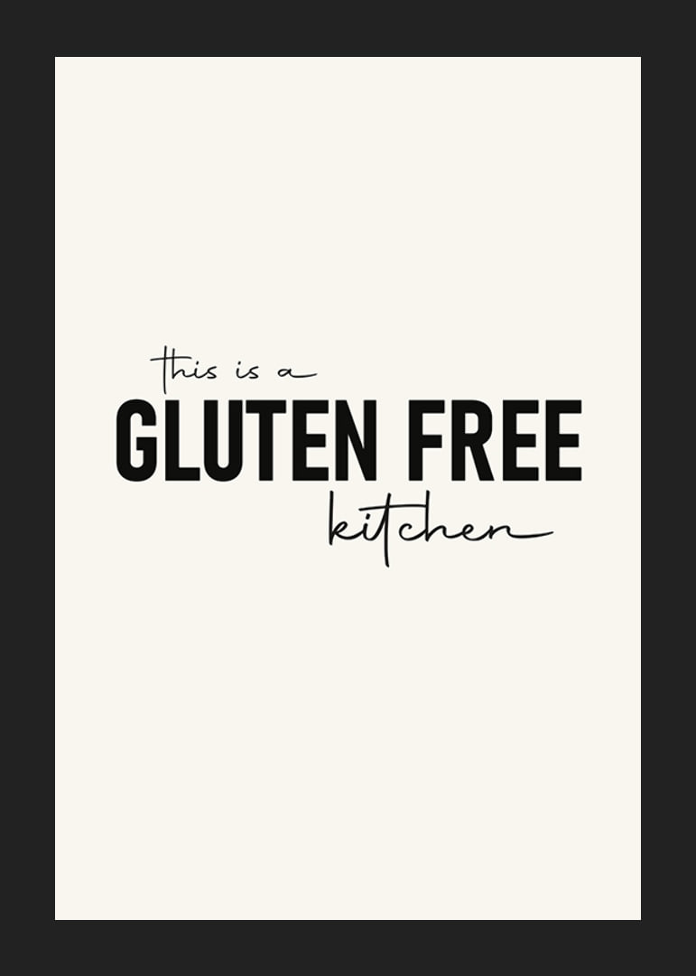 Textmotiv med svart text 'Gluten Free Kitchen' mot beige bakgrund-12