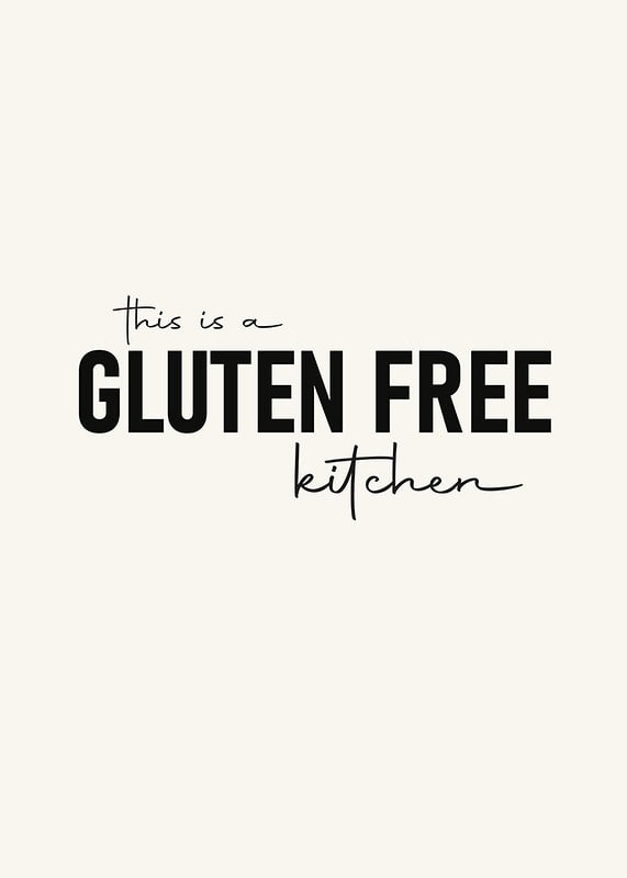 Textmotiv med svart text 'Gluten Free Kitchen' mot beige bakgrund-12