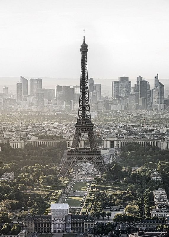Eiffel Tower Skyline-12