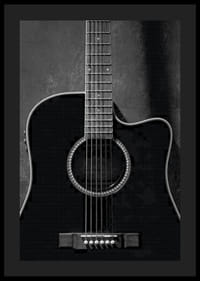 Primo piano in bianco e nero di una chitarra acustica su sfondo di cemento-0