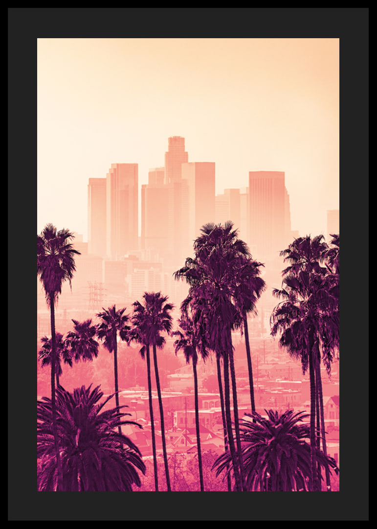 Palmbomen voor de skyline van Los Angeles in roze en oranje tinten-12