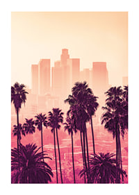 Palmbomen voor de skyline van Los Angeles in roze en oranje tinten-1