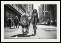 Czarno-biały widok miasta z kobietą prowadzącą lwa na smyczy-2