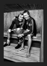 Rutger Backe och Sigge Johansson med pokalen efter seger i allsvenskan-7