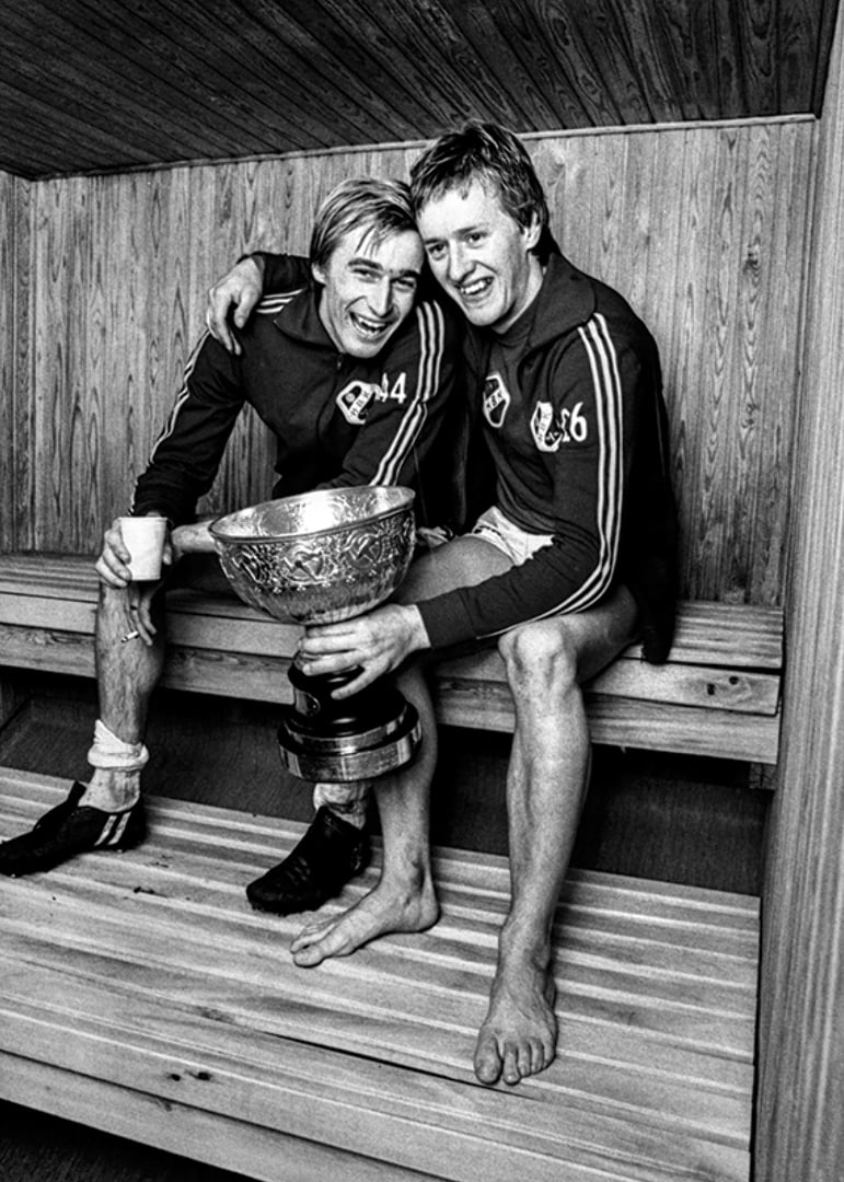 Rutger Backe och Sigge Johansson med pokalen efter seger i allsvenskan-12