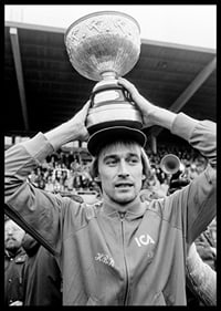 Rutger Backe jublar efter segern i allsvenskan-8