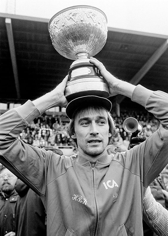 Rutger Backe jublar efter segern i allsvenskan-12