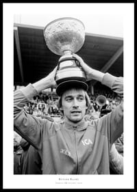 Rutger Backe jublar efter segern i allsvenskan-0