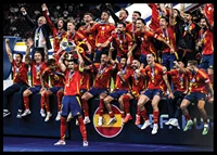 Spanien presenteras som vinnare i UEFA Euro 2024-2