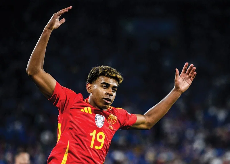 Lamine Yamal under matchen mot Italien i UEFA Euro 2024-12