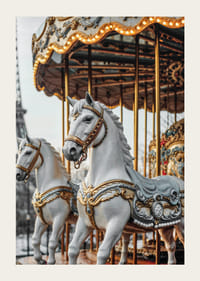 Fotografia di cavalli da giostra con dettagli decorativi a Parigi-3