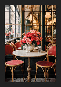 Fotografi av cafébord med rosor i vas och vintagestolar-5