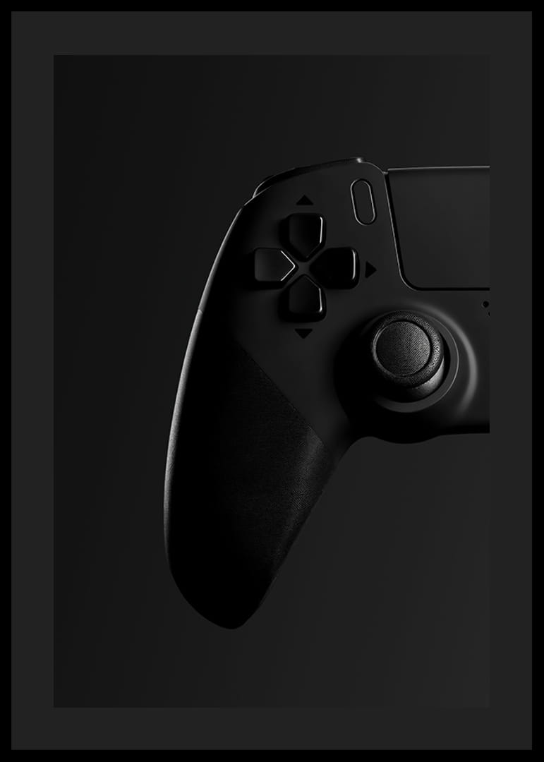Gros plan noir et blanc d'une manette de jeu avec un ombrage doux-12