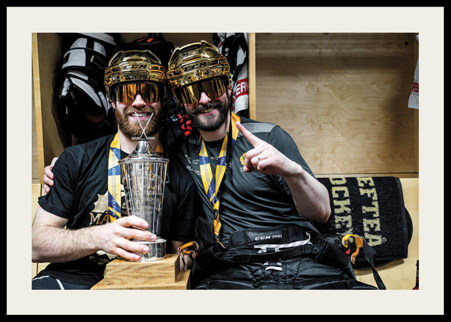 Oscar Lindberg och målvakt Gustaf Lindvall under final fem-12