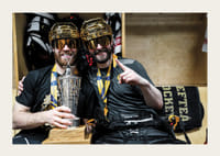 Oscar Lindberg och målvakt Gustaf Lindvall under final fem-5