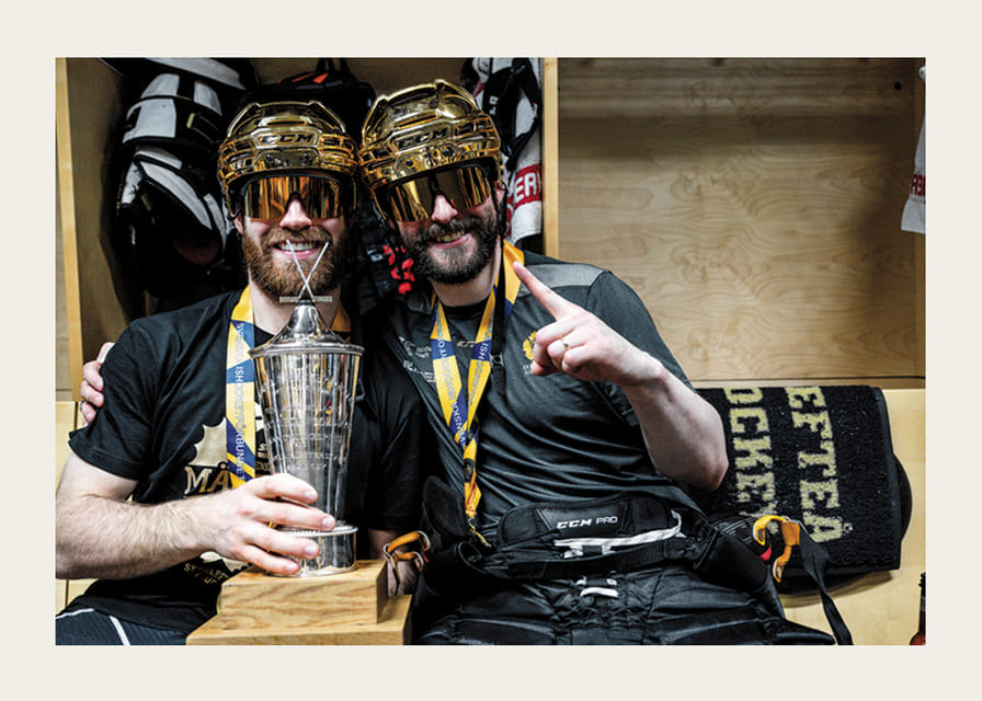 Oscar Lindberg och målvakt Gustaf Lindvall under final fem-12