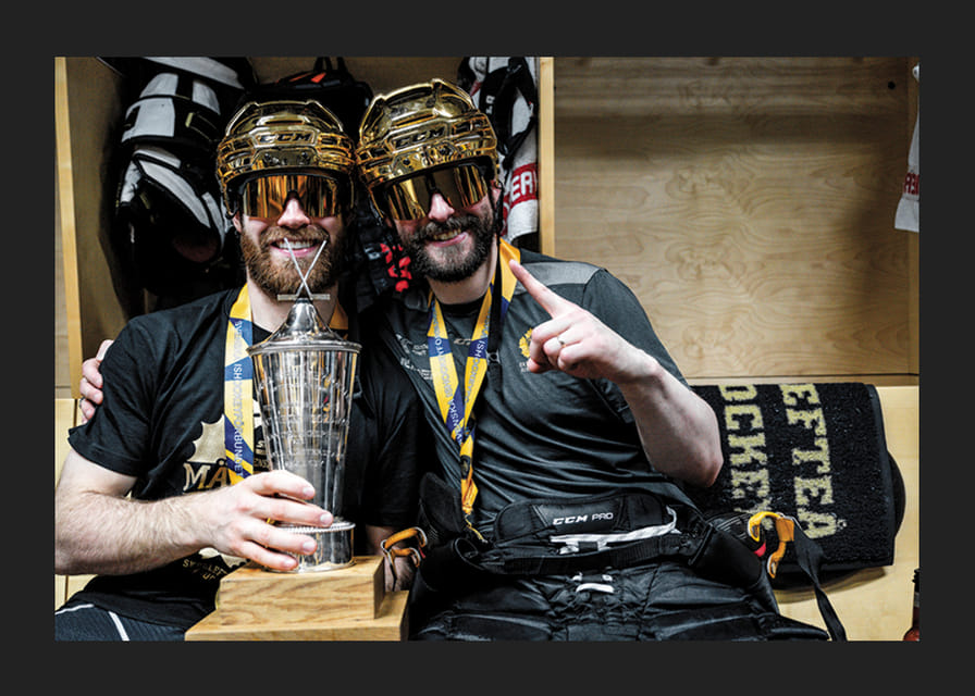 Oscar Lindberg och målvakt Gustaf Lindvall under final fem-12