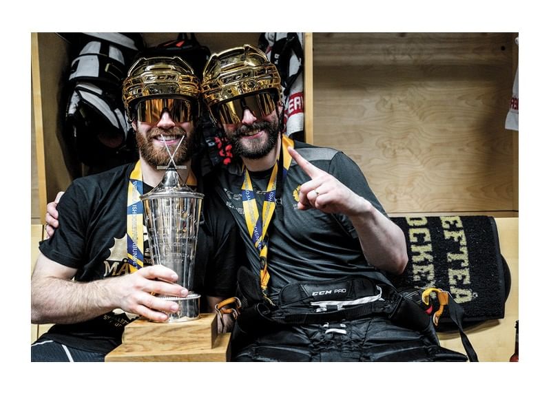 Oscar Lindberg och målvakt Gustaf Lindvall under final fem-12