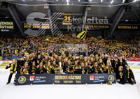 Skellefteås spelare jublar efter final fem i SHL-9