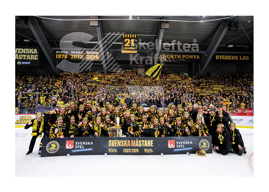 Skellefteås spelare jublar efter final fem i SHL-12