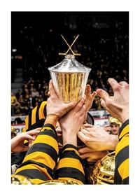 Skellefteås spelare jublar med LeMat pokalen efter final fem i SHL-1