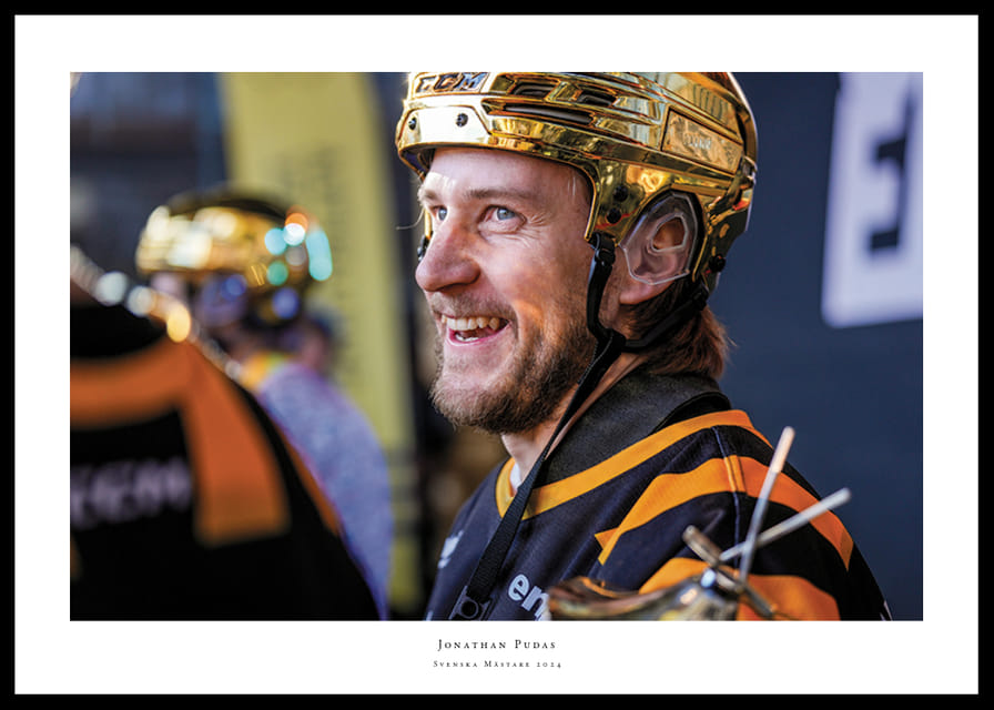 Skellefteås Jonathan Pudas under guldhyllningar av Skellefteå efter SM-guldet-12