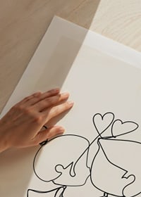 Poster med en minimalistisk line art illustration av en flicka och en pojke som förmedlar kärlek-9