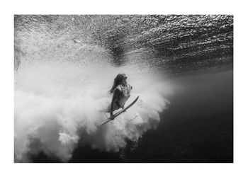 Poster Surfer Beneath