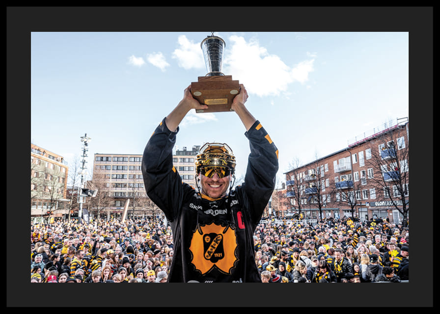 Skellefteås Pär Lindholm under guldhyllningar av Skellefteå efter SM-guldet-12