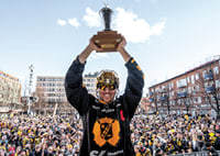 Skellefteås Pär Lindholm under guldhyllningar av Skellefteå efter SM-guldet-9