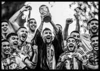 Lionel Messi świętuje z Argentyną zwycięstwo w Pucharze Świata 2022 w Katarze-2