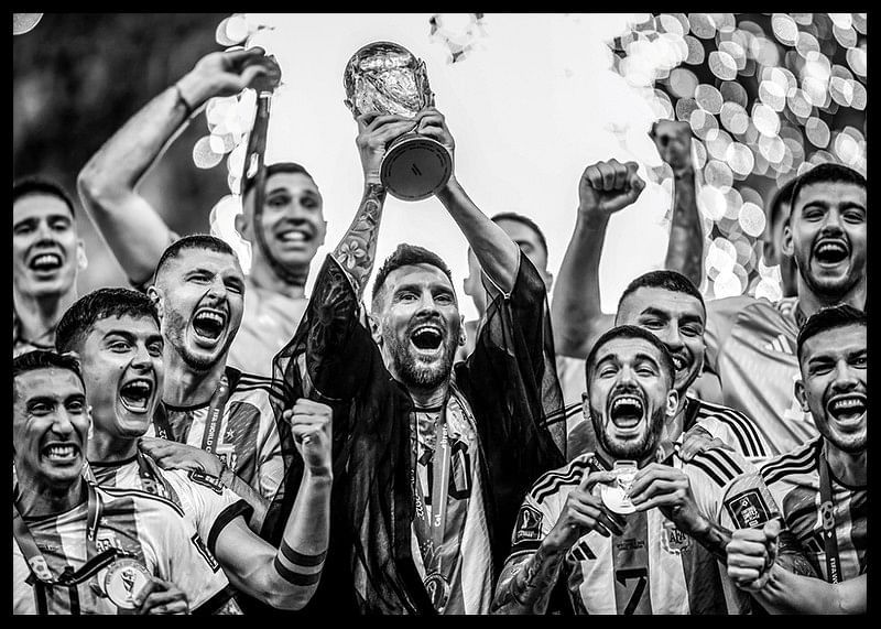 Lionel Messi świętuje z Argentyną zwycięstwo w Pucharze Świata 2022 w Katarze-12