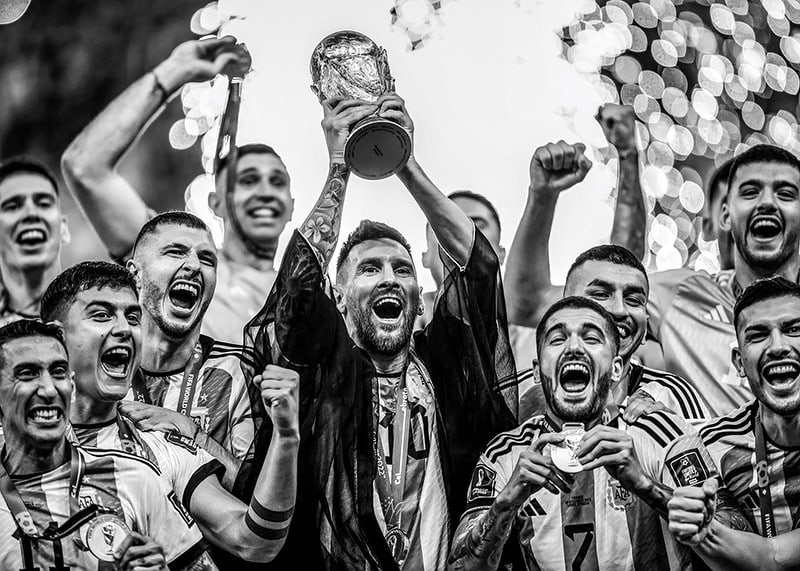 Lionel Messi tähistab koos Argentinaga pärast 2022. aasta maailmameistrivõistluste võitu Kataris-12