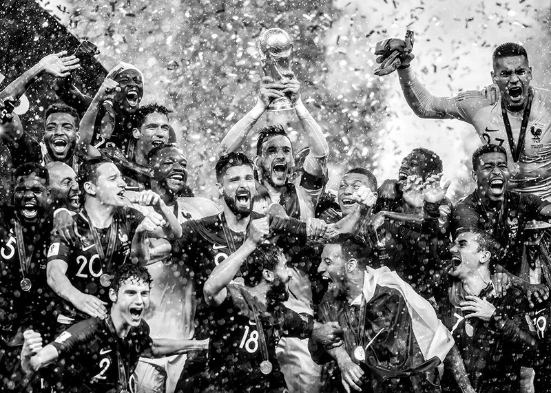 Franska fotbollslaget firar segern i fotbolls-VM i Moskva år 2018-12