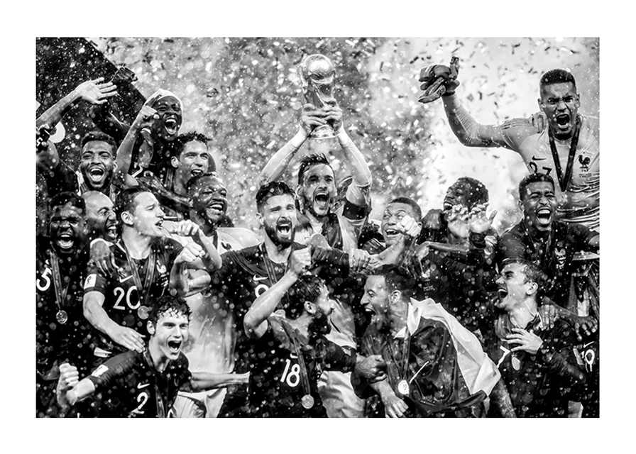 Franska fotbollslaget firar segern i fotbolls-VM i Moskva år 2018-12