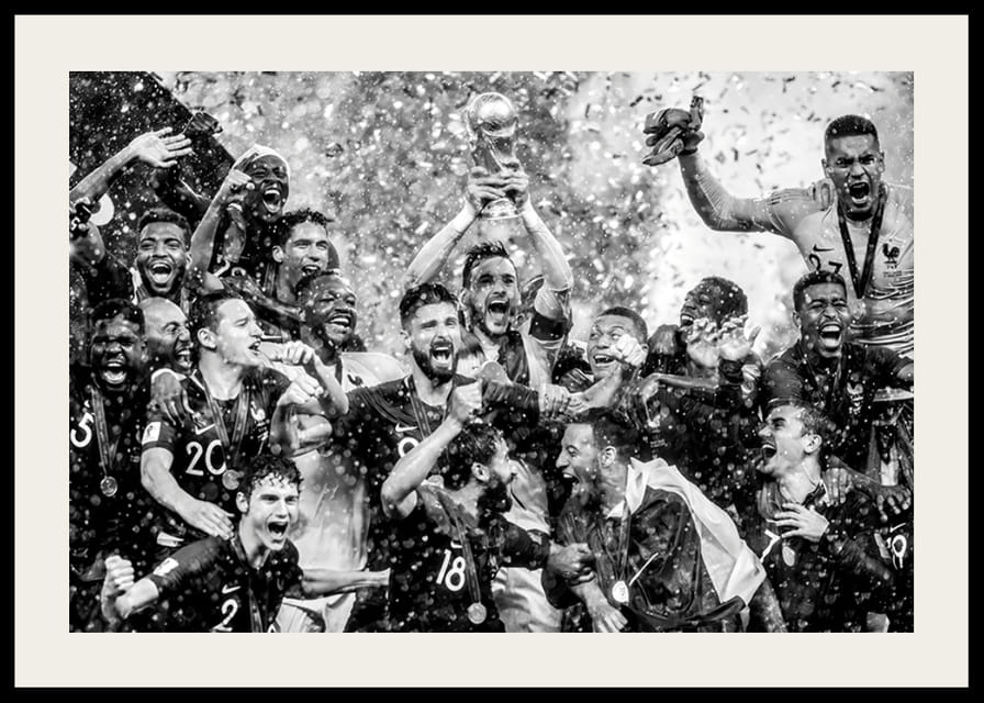 Ranskan jalkapallomaa juhlii voittoa Moskovan MM-kisoissa vuonna 2018-12