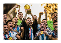 Lionel Messi feiert mit Argentinien den Sieg bei der Weltmeisterschaft 2022 in Katar-1