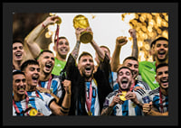 Lionel Messi feiert mit Argentinien den Sieg bei der Weltmeisterschaft 2022 in Katar-4