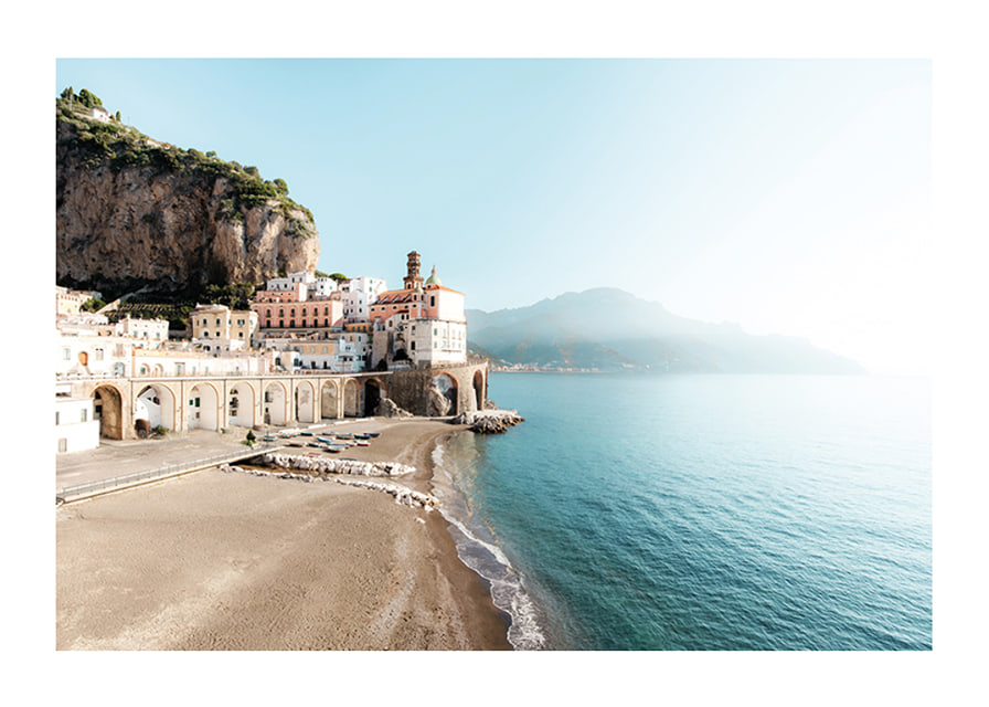 Poster med ett fotografi på en italiensk by på Amalfikusten-12