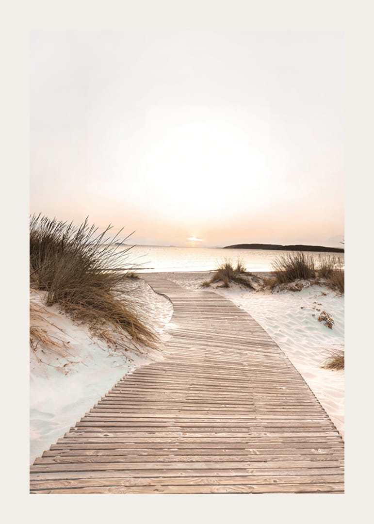 Poster med en strandväg bland sanddyner i solnedgång-12