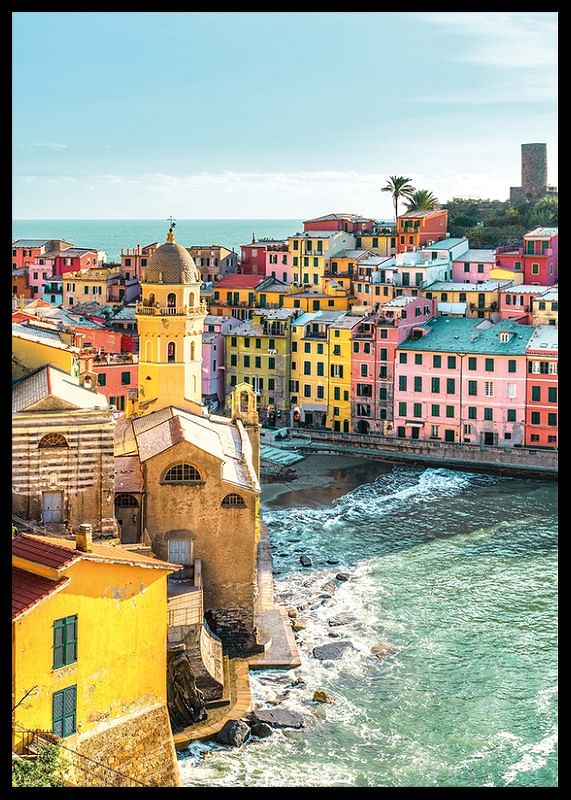 Poster cu o fotografie colorată a lui Vernazza de pe coastă-12