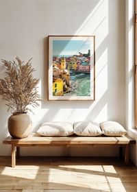 Poster cu o fotografie colorată a lui Vernazza de pe coastă-4