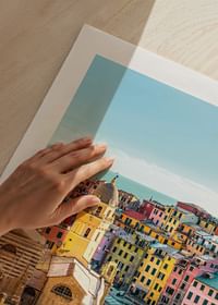 Poster cu o fotografie colorată a lui Vernazza de pe coastă-5